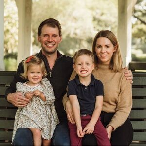 Meet your Posher, Caitlin